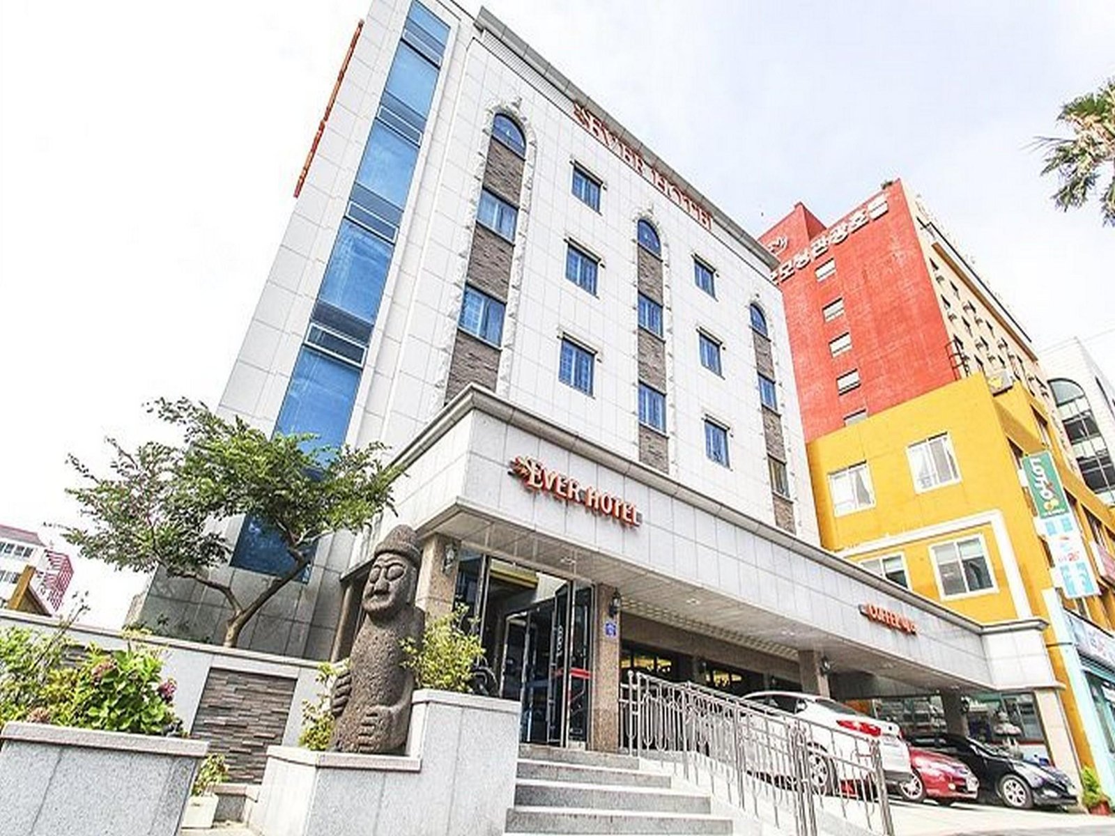 제주 시내 에버호텔 외관